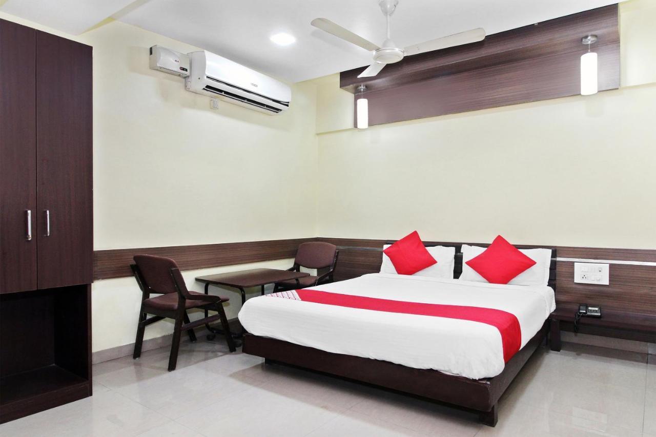 Oyo 30537 Hotel Megharaj Bídzsápur Kültér fotó