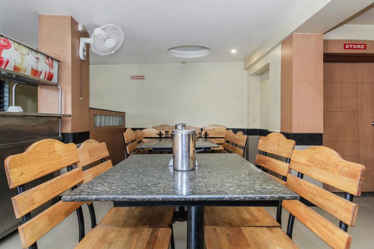 Oyo 30537 Hotel Megharaj Bídzsápur Kültér fotó