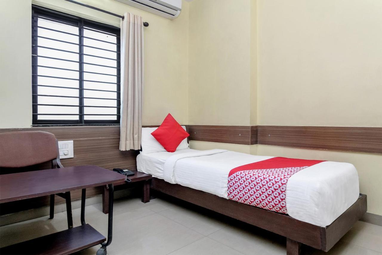 Oyo 30537 Hotel Megharaj Bídzsápur Kültér fotó