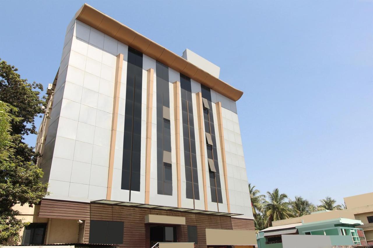 Oyo 30537 Hotel Megharaj Bídzsápur Kültér fotó