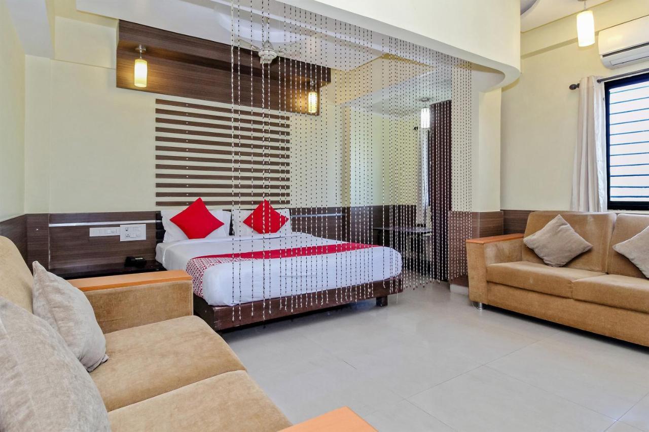 Oyo 30537 Hotel Megharaj Bídzsápur Kültér fotó