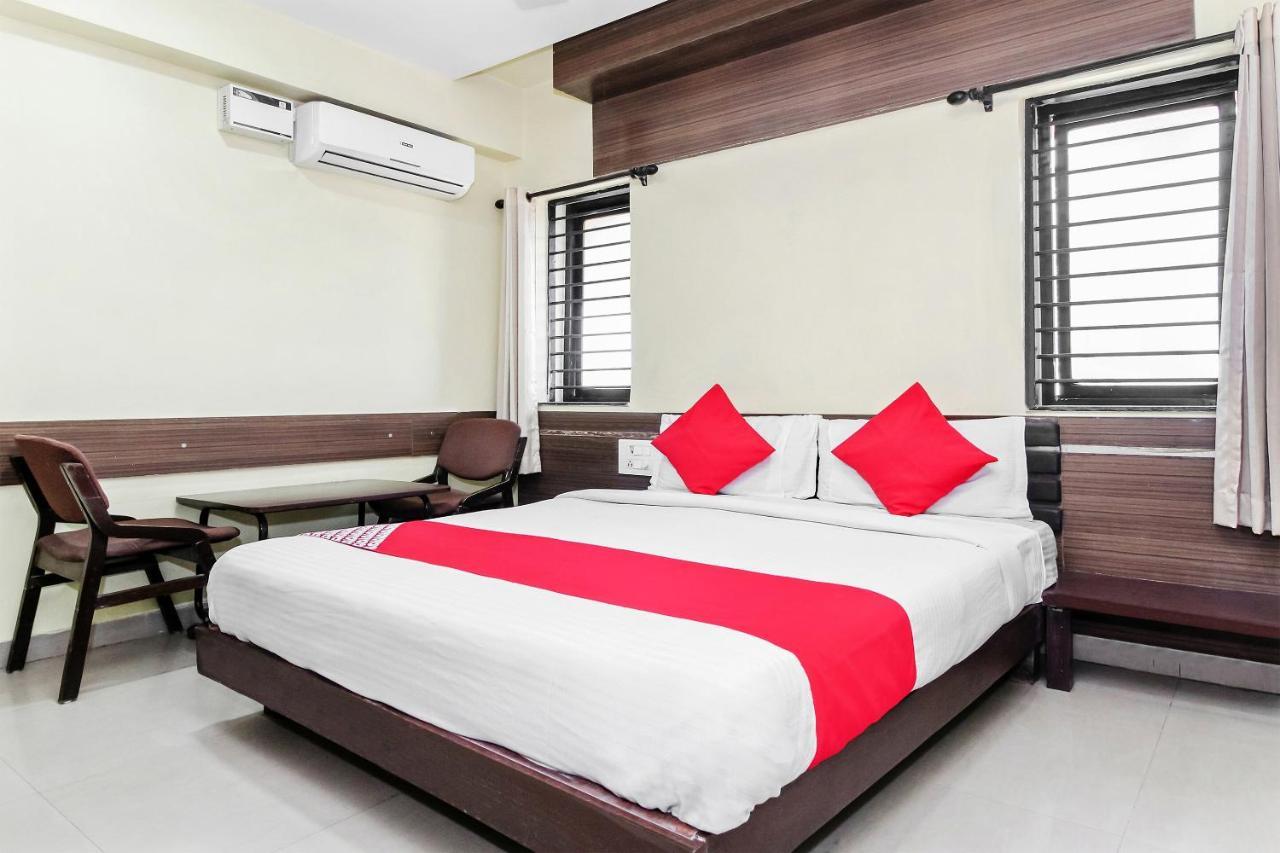 Oyo 30537 Hotel Megharaj Bídzsápur Kültér fotó