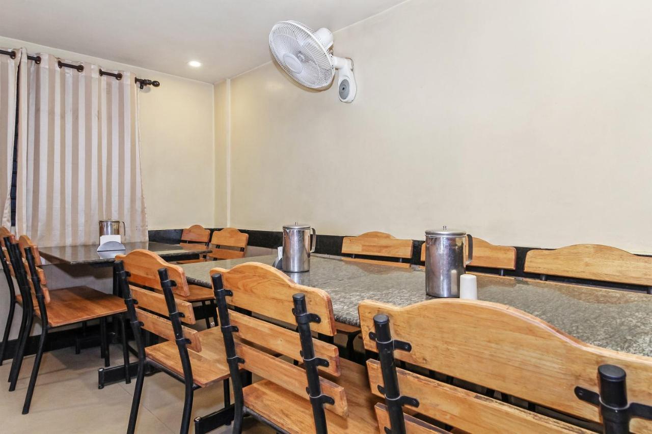 Oyo 30537 Hotel Megharaj Bídzsápur Kültér fotó