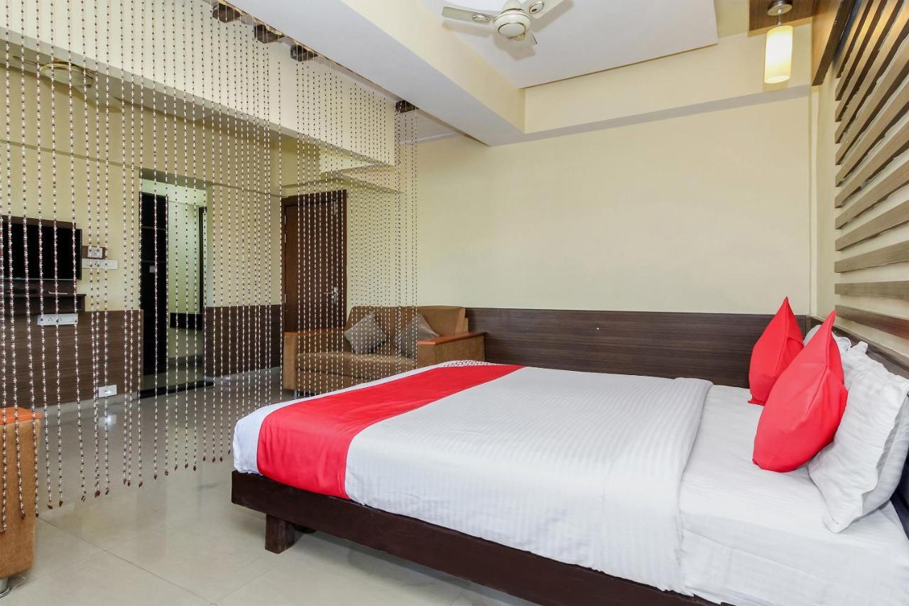 Oyo 30537 Hotel Megharaj Bídzsápur Kültér fotó