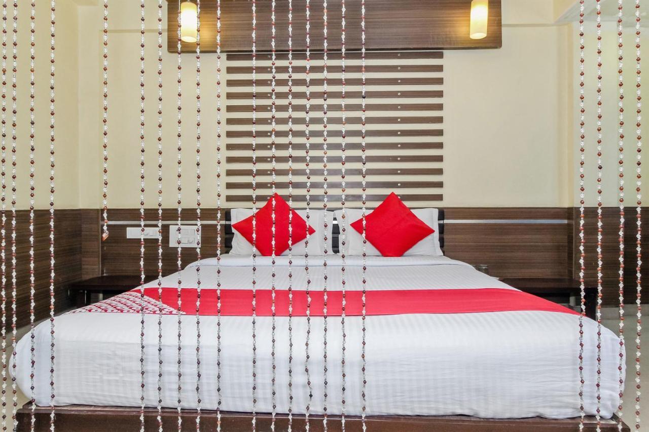 Oyo 30537 Hotel Megharaj Bídzsápur Kültér fotó