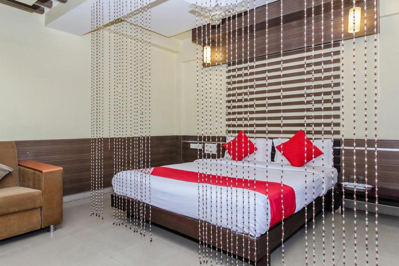 Oyo 30537 Hotel Megharaj Bídzsápur Kültér fotó