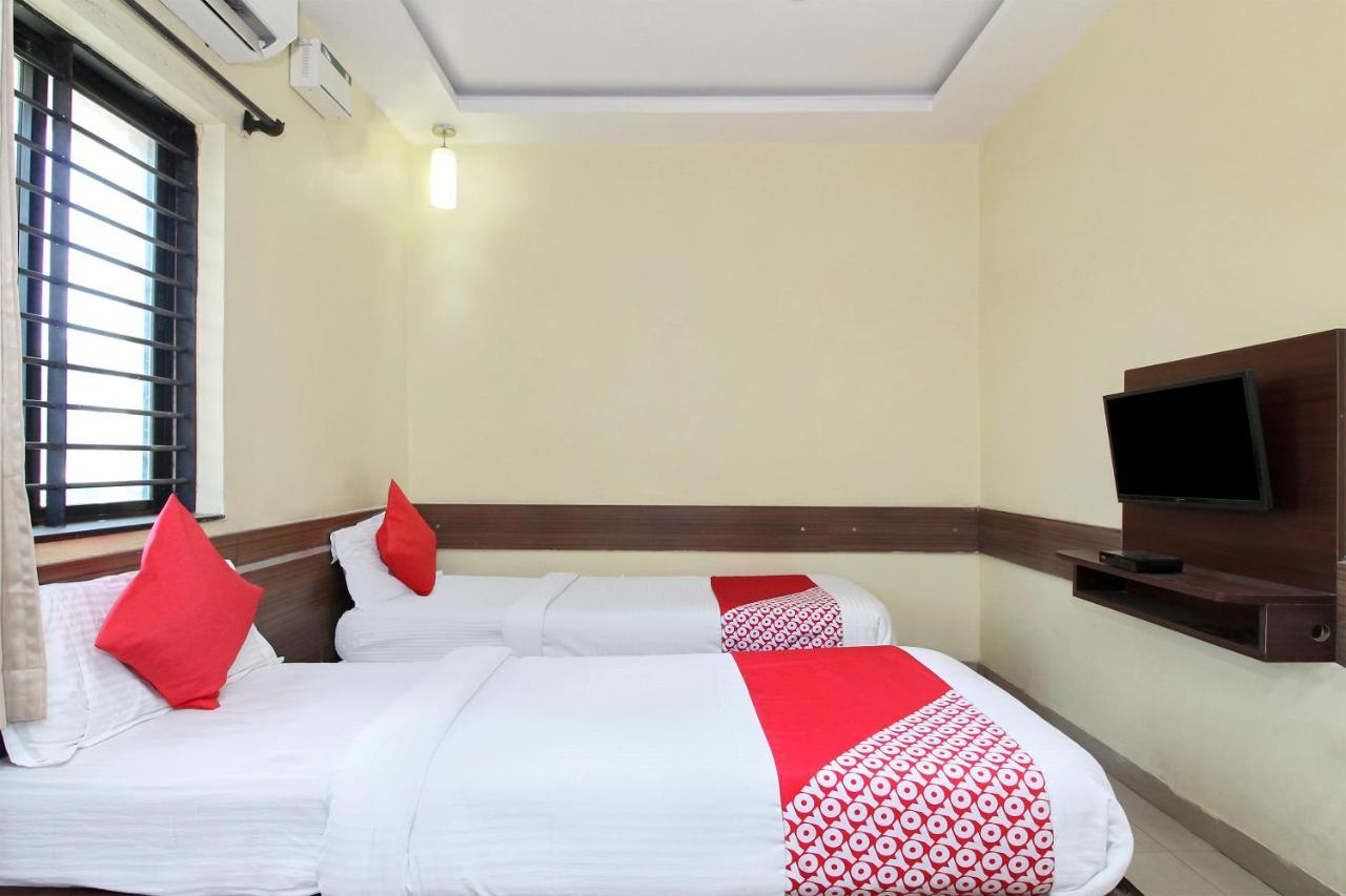 Oyo 30537 Hotel Megharaj Bídzsápur Kültér fotó